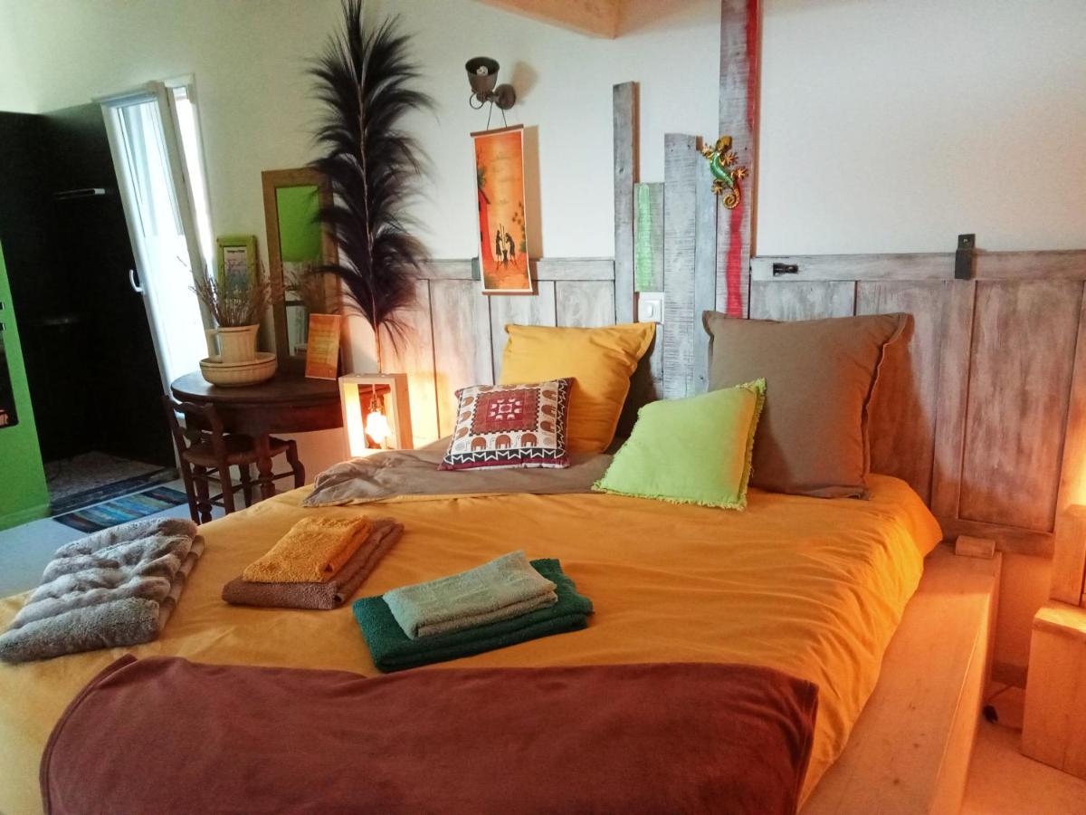 Carnoules  Logement De Charme Avec Piscine Et Jacuzzi מראה חיצוני תמונה